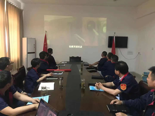 第二建筑工程事業(yè)部召開“強化意識、防控風(fēng)險”動員會